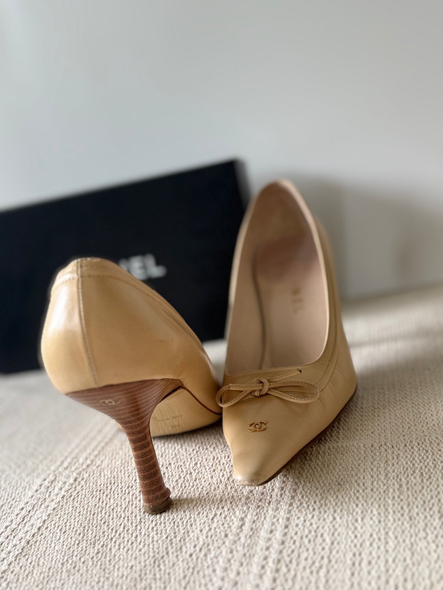 Vintage Chanel Pointed Toe Heels – Beige Leather, Size 40