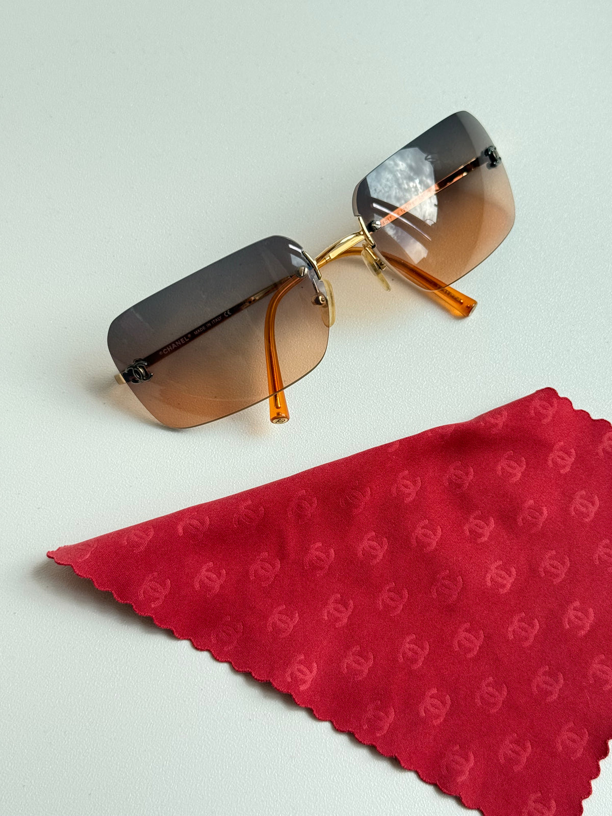 Vintage Chanel 4017 Rimless Sunglasses CC Logo Gradient Gold