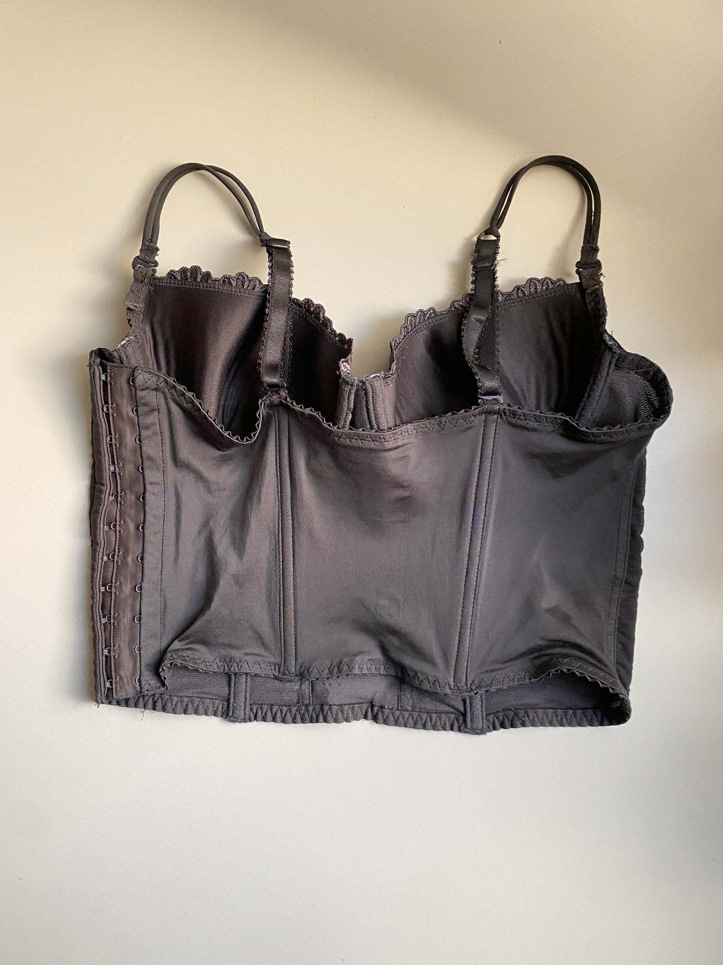 Graues Corset Top mit Stickereien 75B