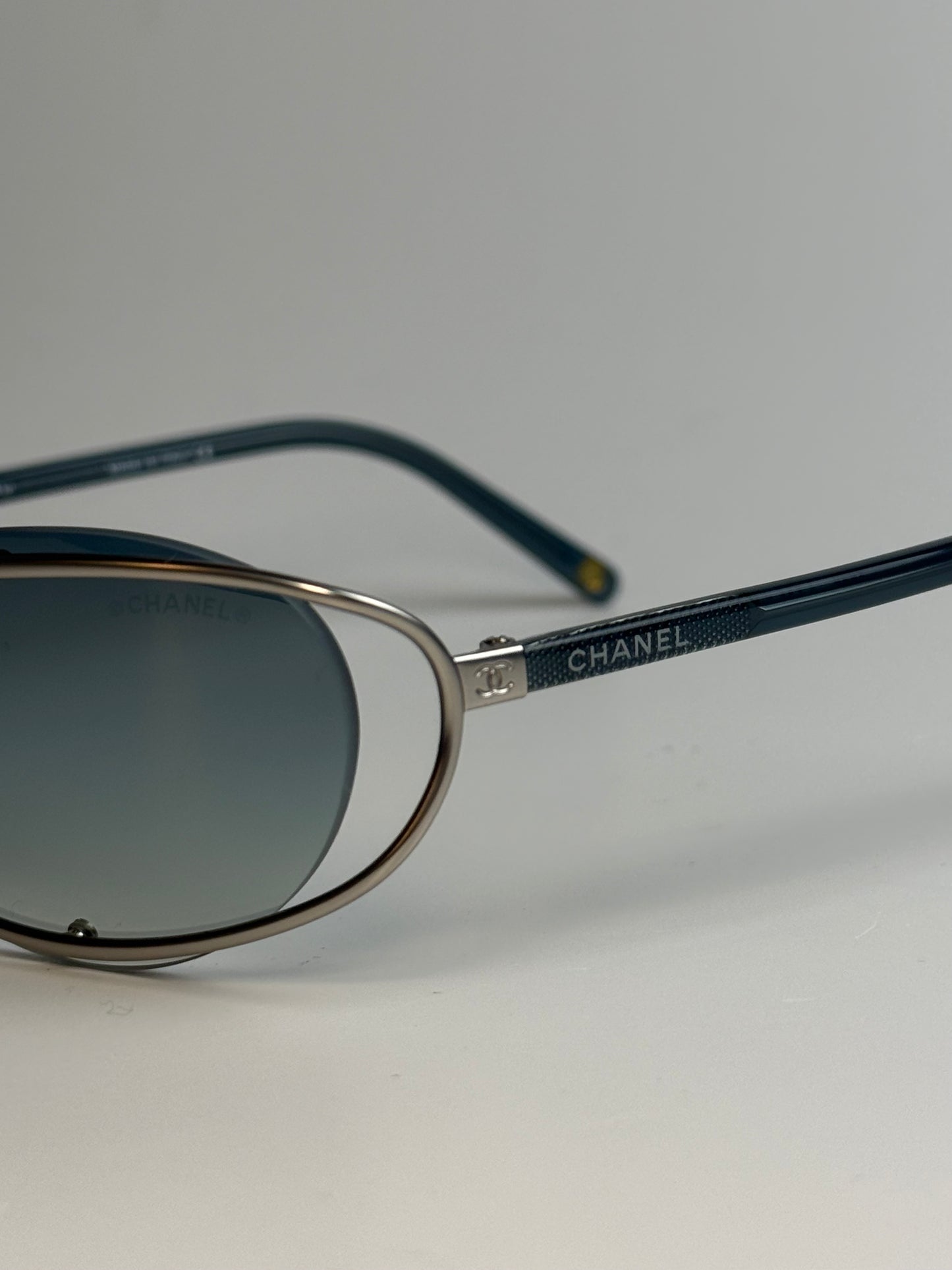 Vintage Chanel Silver Oval Sunglasses with Blue Ombre Lenses – Full Set