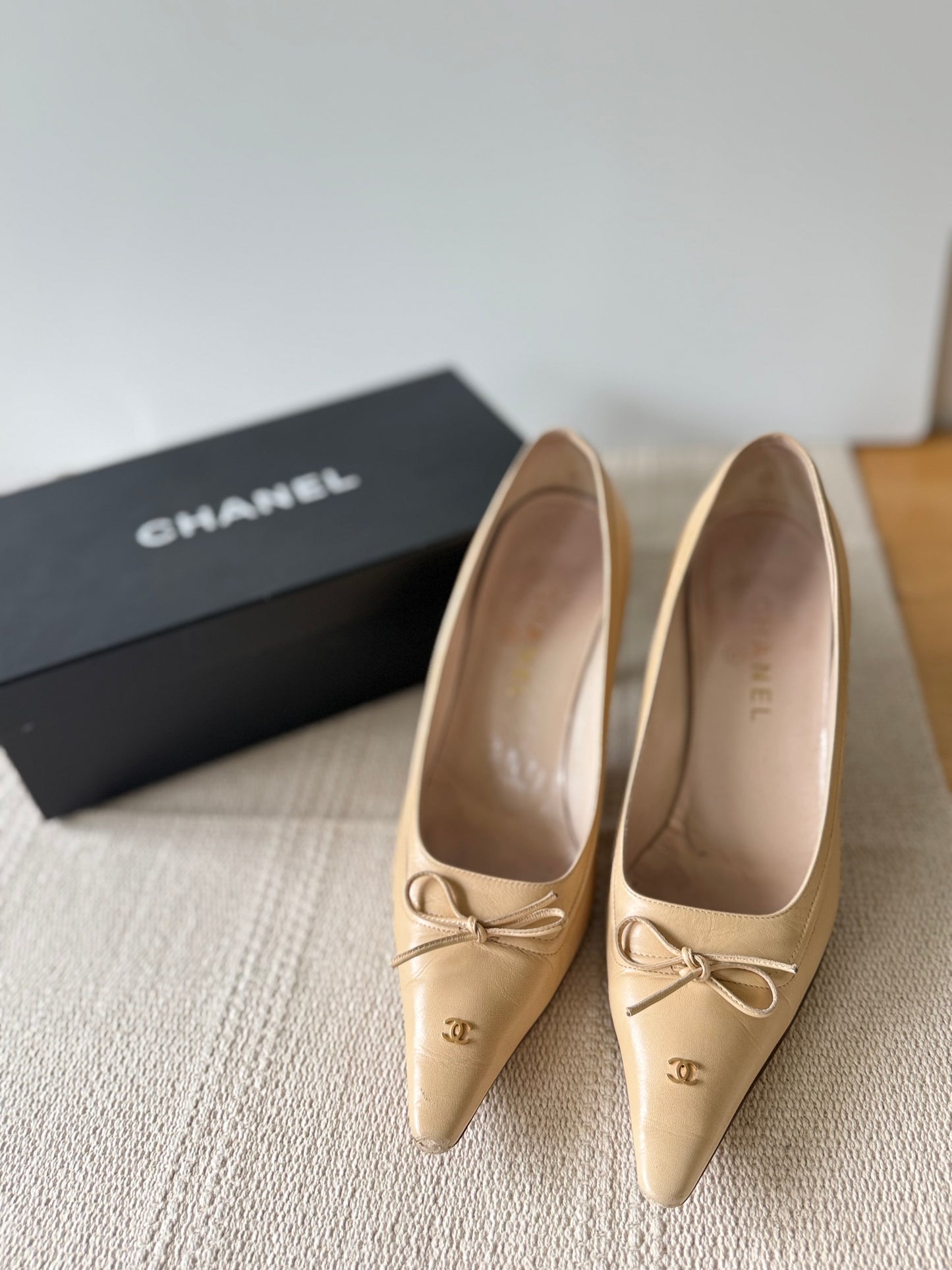Vintage Chanel Pointed Toe Heels – Beige Leather, Size 40