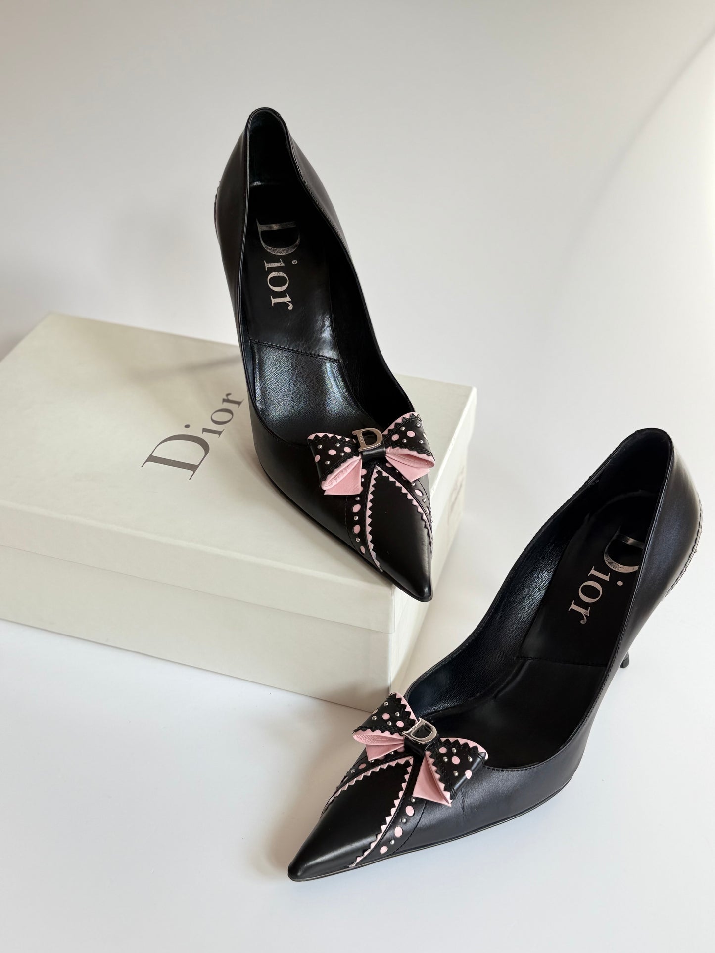 Dior bow pumps in black and pink – vintage pointed heels for women