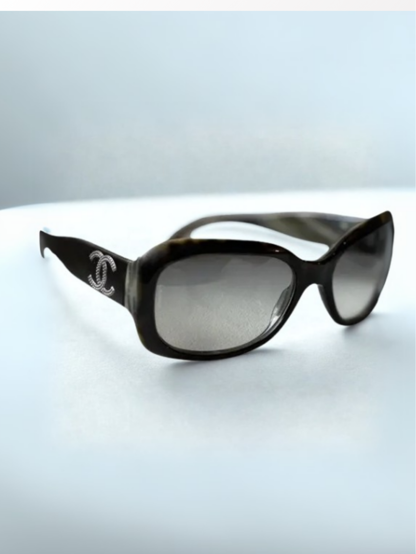 Vintage Chanel Sunglasses – Model 5102 C.653/11 – Black/Grey/Beige Pattern with Silver CC Logos