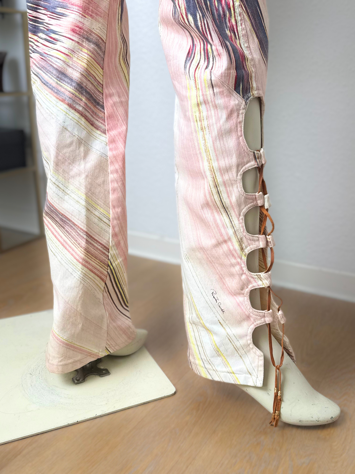 Vintage Roberto Cavalli Feather Print Lace-Up Jeans – Size M