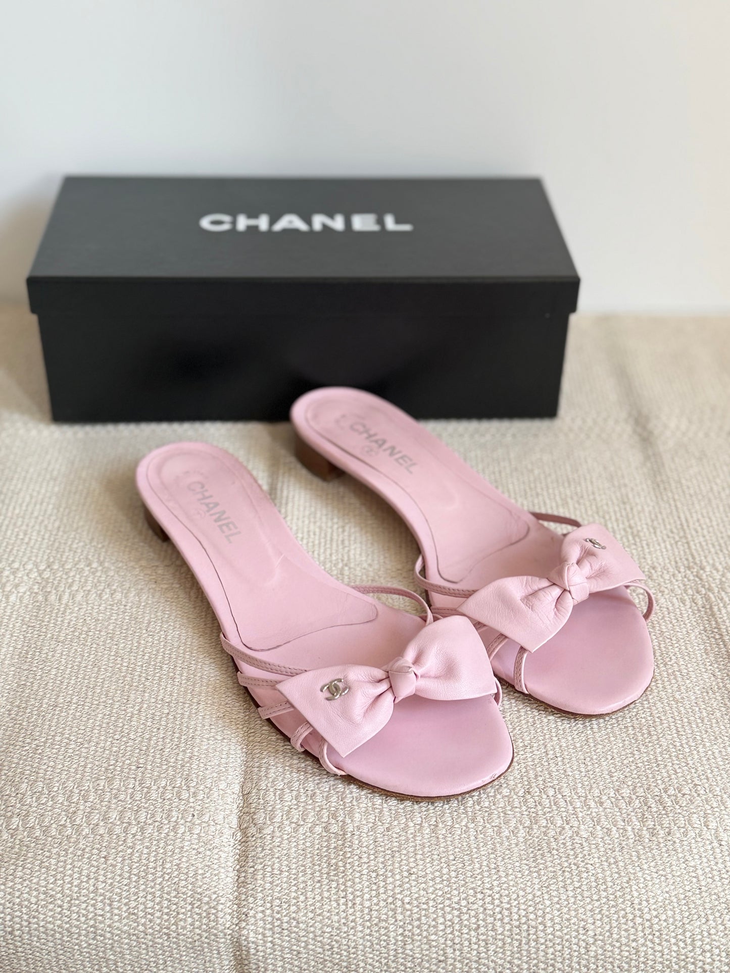 Chanel Sandals Pink Bow Size 40,5