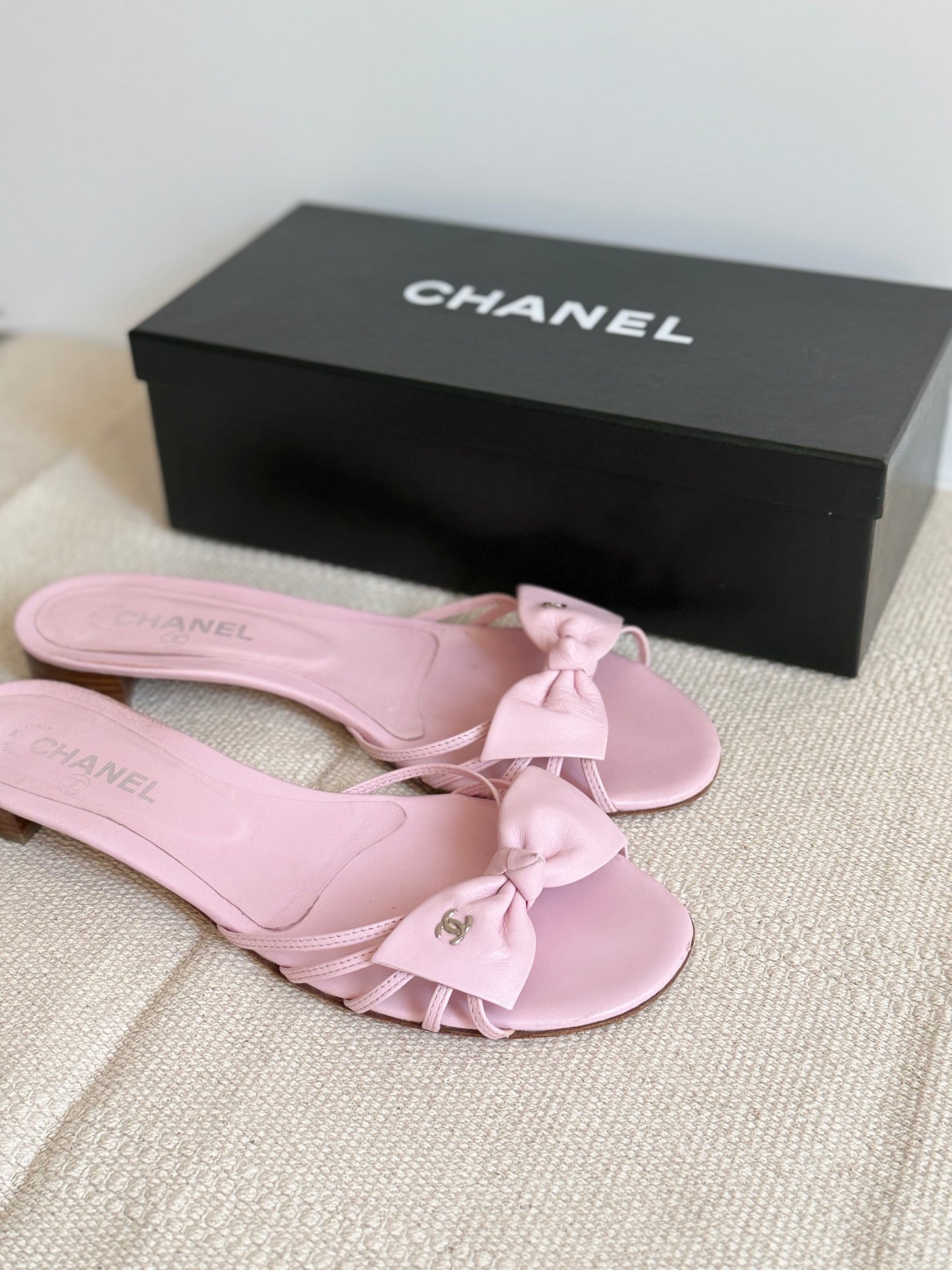 Chanel Sandals Pink Bow Size 40,5
