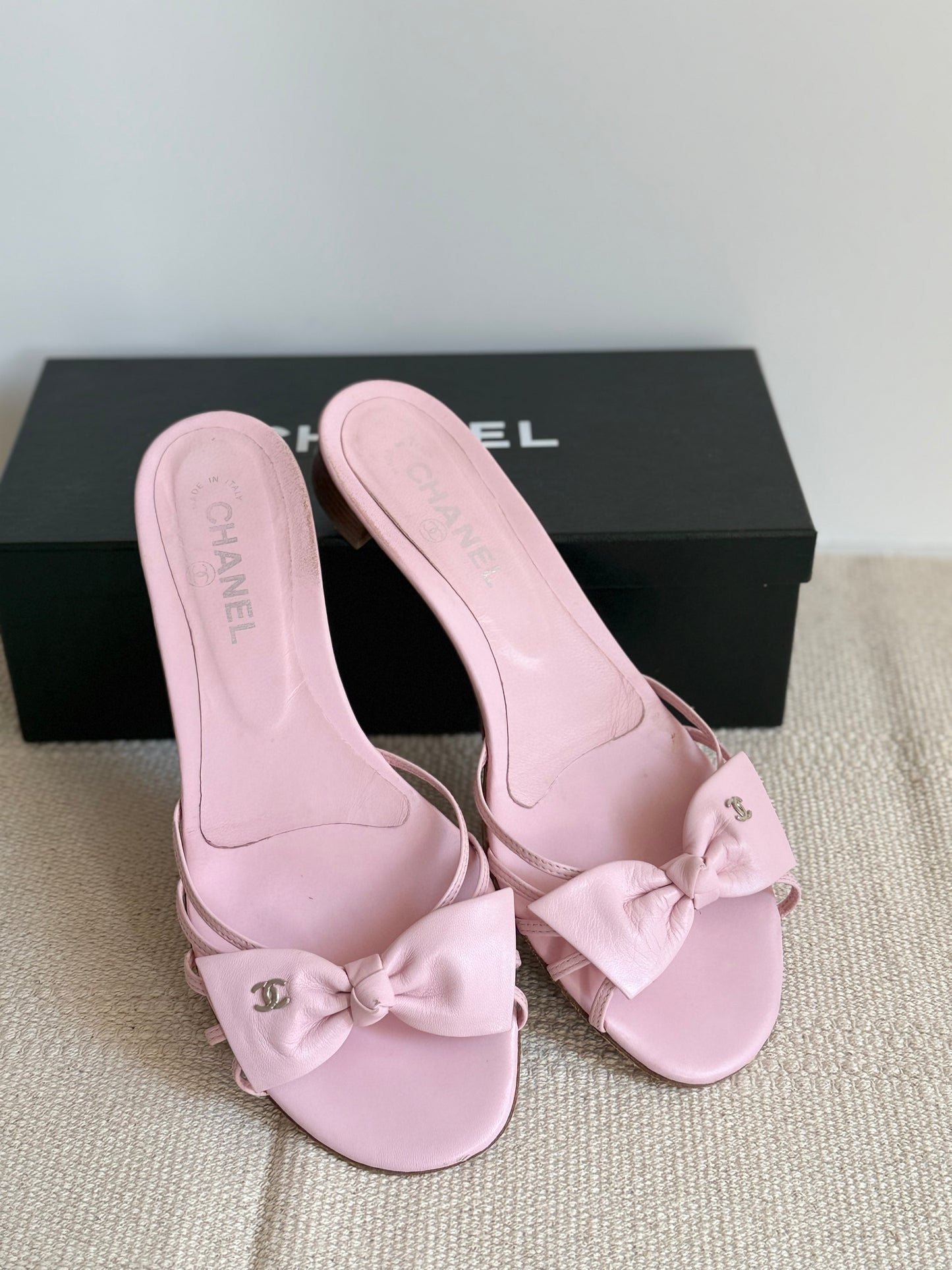Chanel Sandals Pink Bow Size 40,5