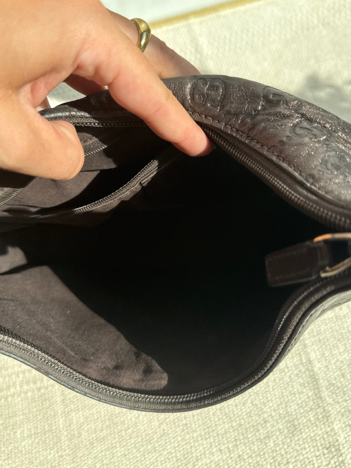 Vintage Gucci GG Embossed Leather Hobo Bag – Brown Bronze Shimmer