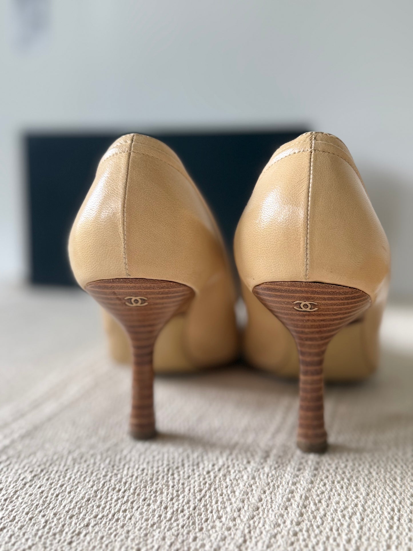 Vintage Chanel Pointed Toe Heels – Beige Leather, Size 40