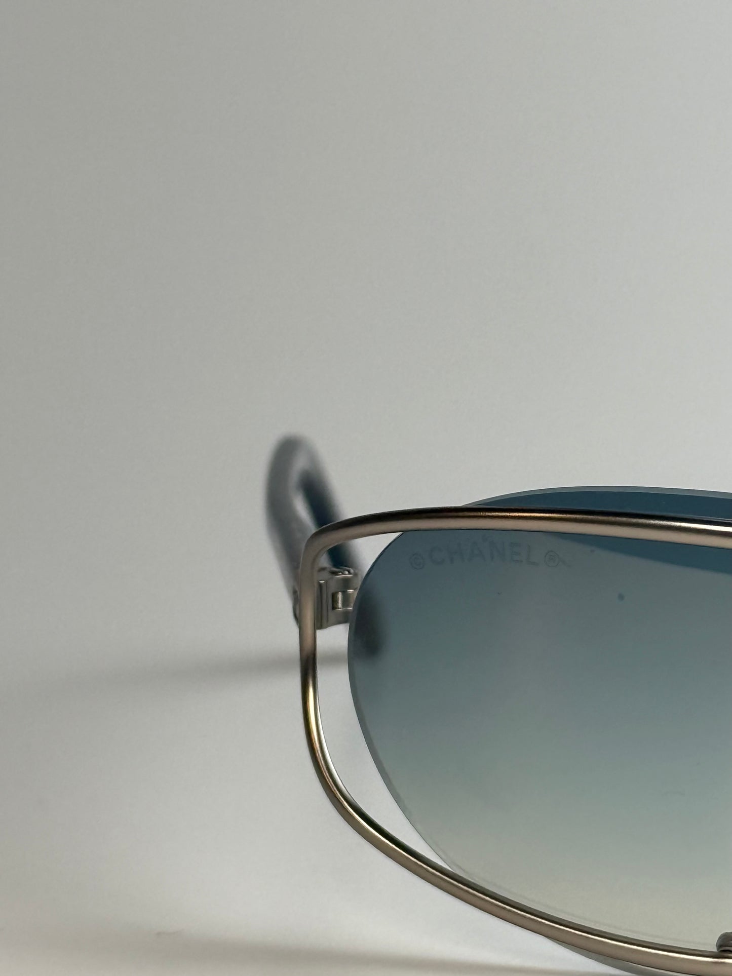 Vintage Chanel Silver Oval Sunglasses with Blue Ombre Lenses – Full Set