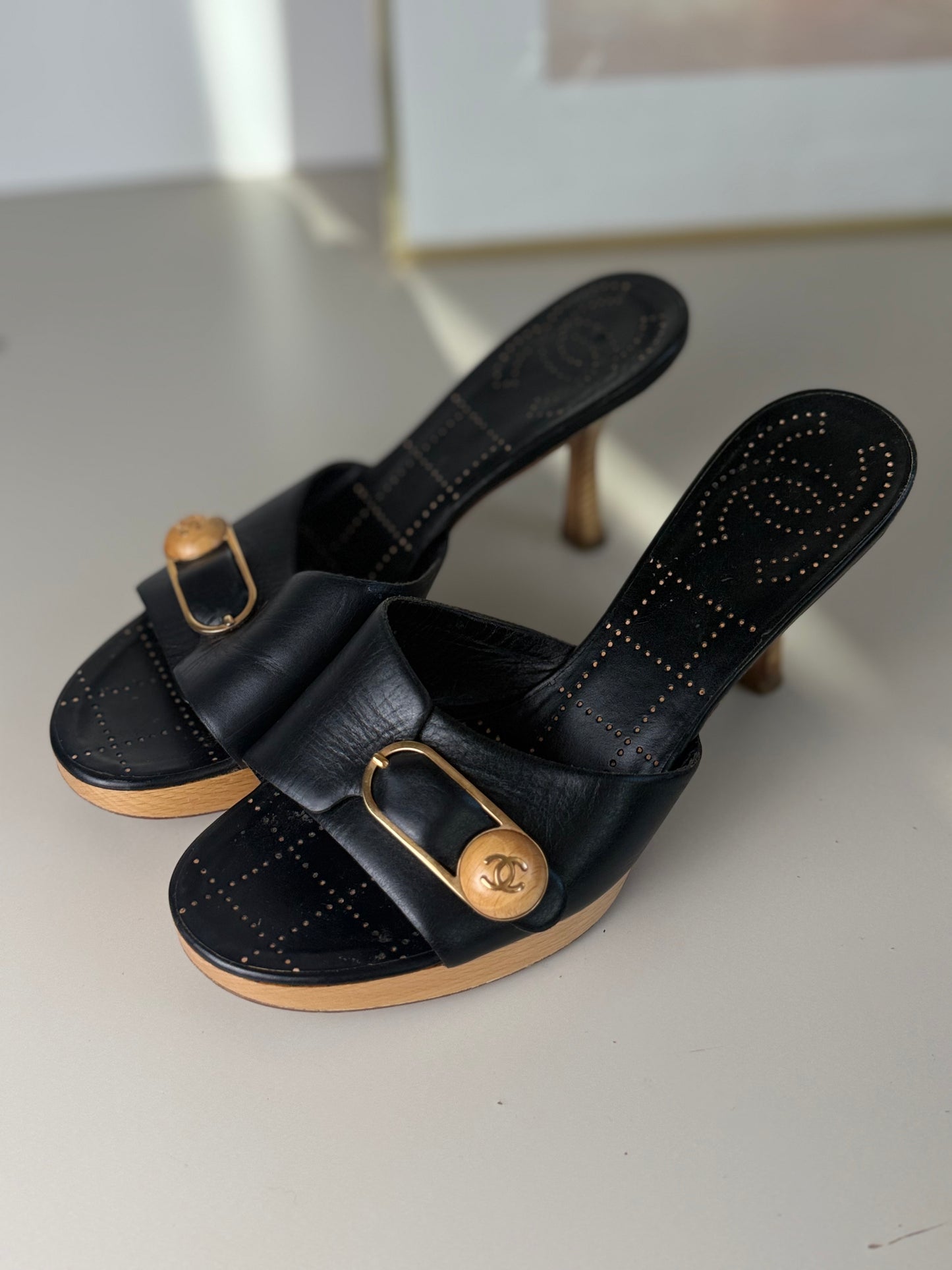 Chanel Vintage Wooden Heel Mules – Black Leather