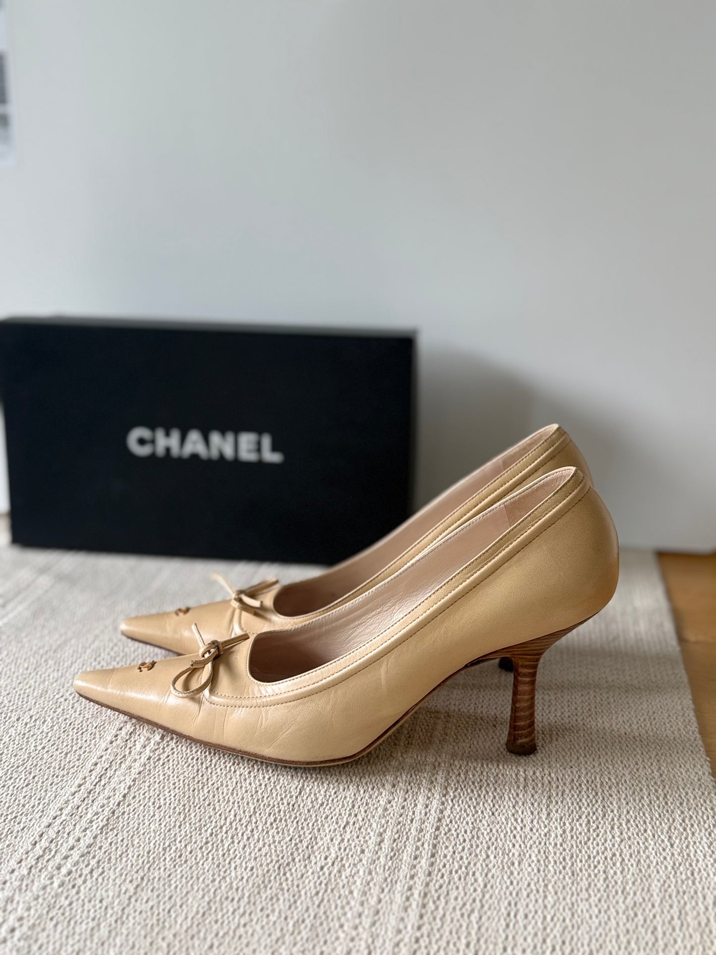 Vintage Chanel Pointed Toe Heels – Beige Leather, Size 40