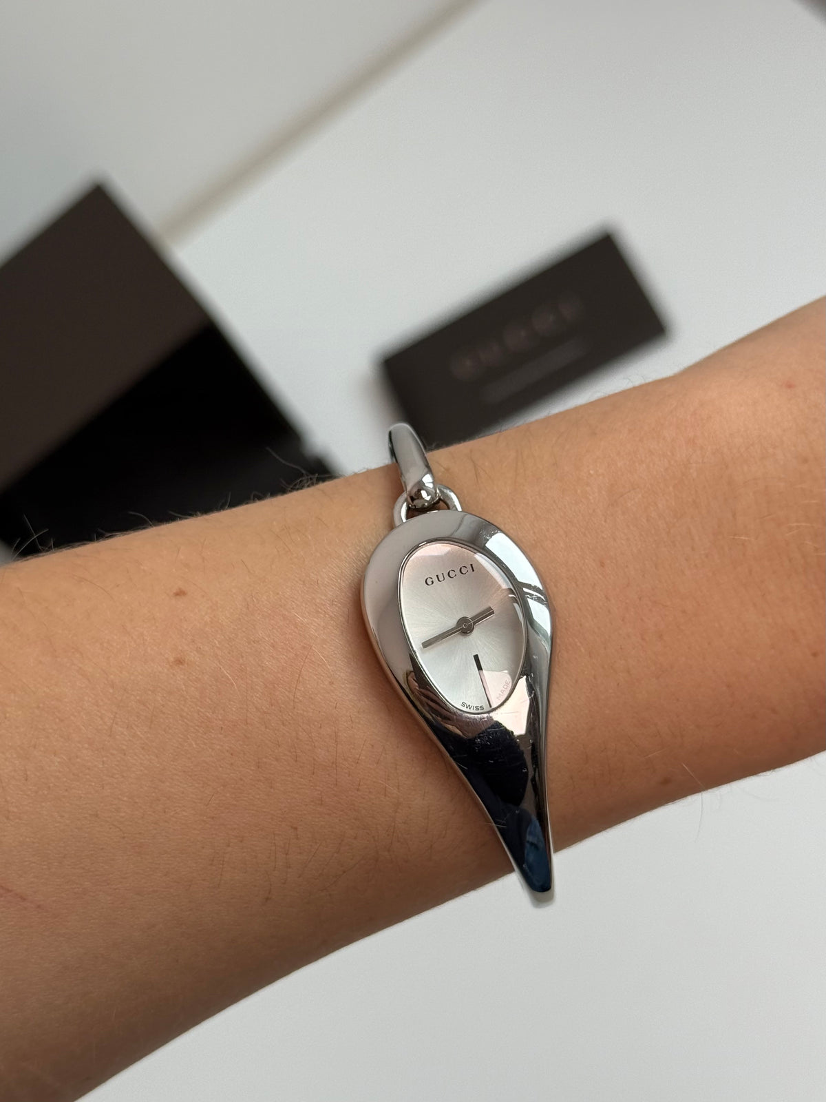 Vintage Gucci Horsebit Bangle Watch – Teardrop Design