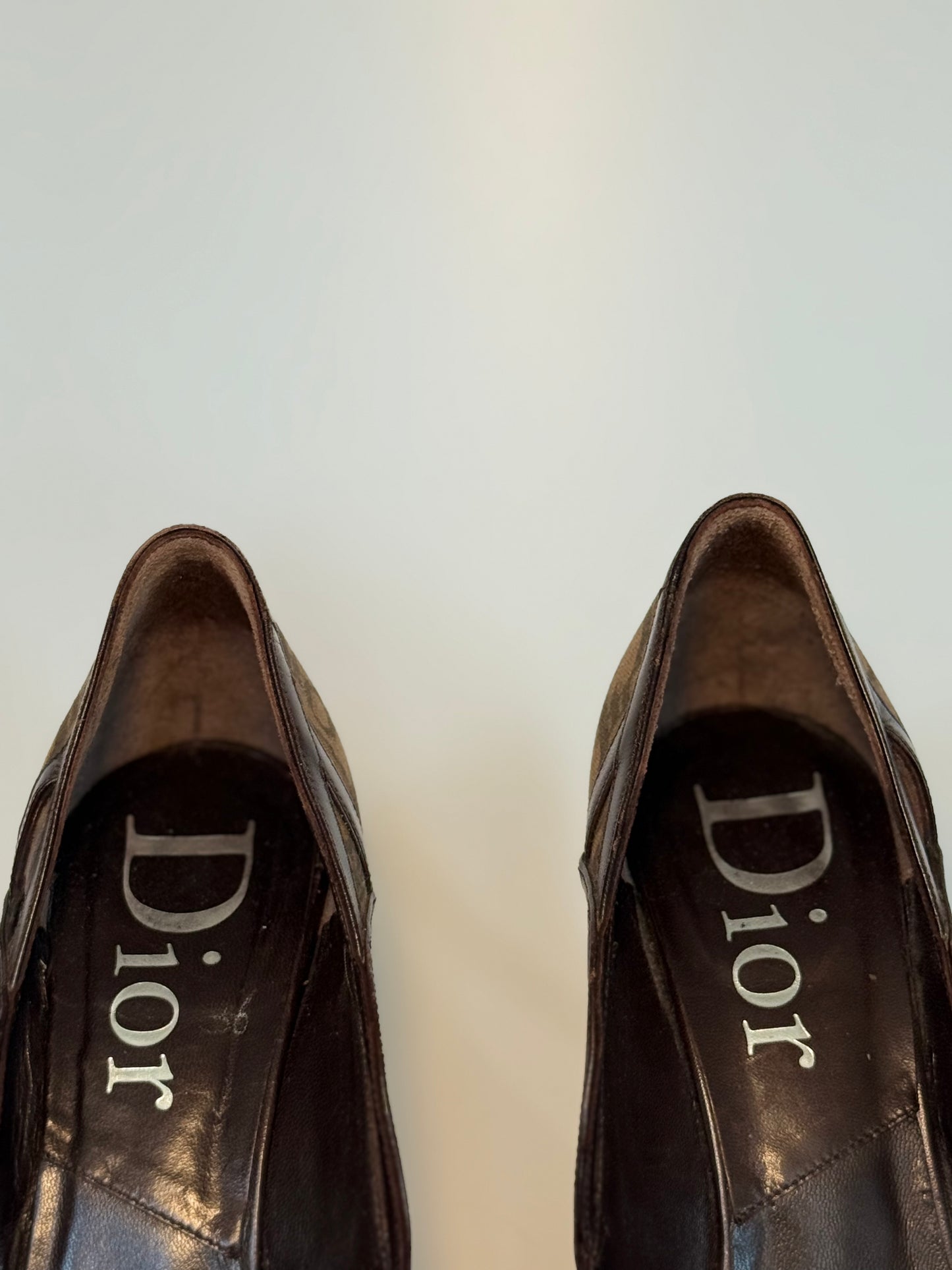 Dior 2004 Vintage Diorissimo Pointed-Toe Heels with Floral Appliqué – Brown, Size 36