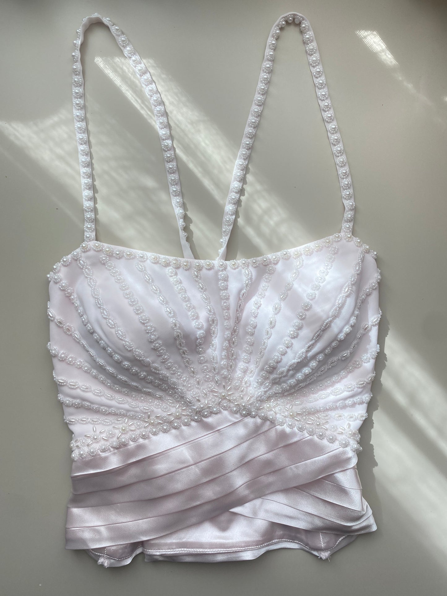 Festliches Top mit Perlen  (M)