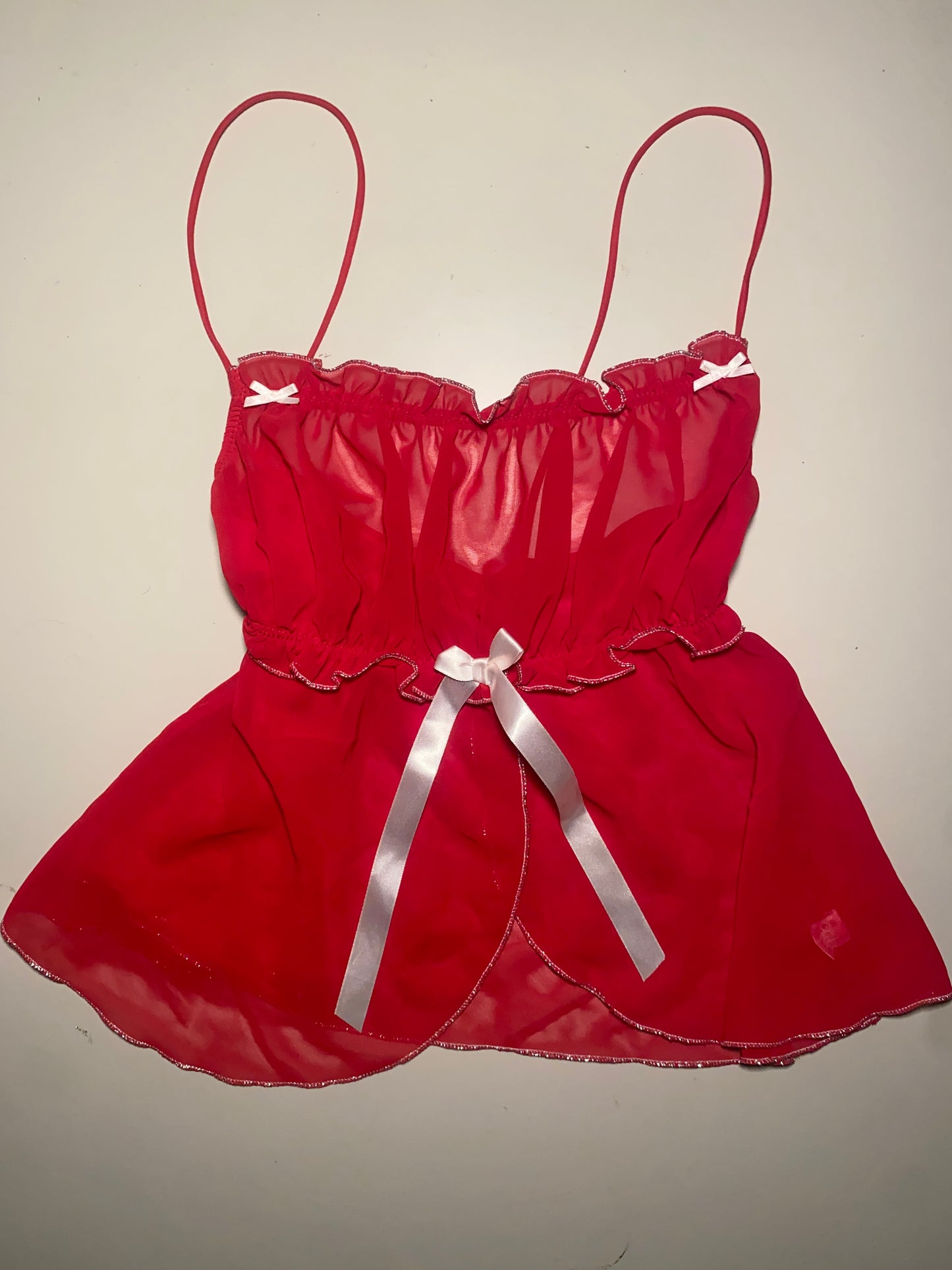 Rotes Schleifen Top