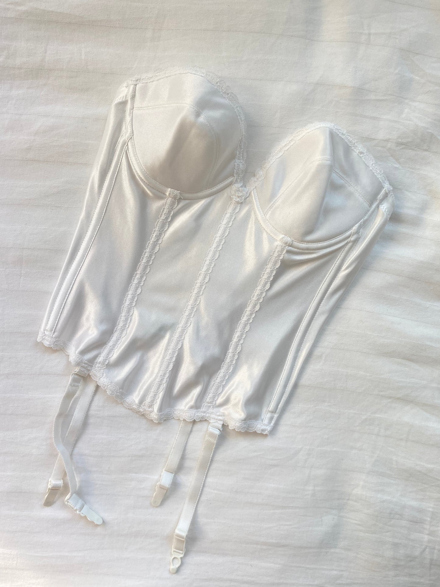 hochwertiges Satin Korsett weiß Trägerlos