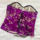 Lila Korsett mit Blumenprint und Schnürung