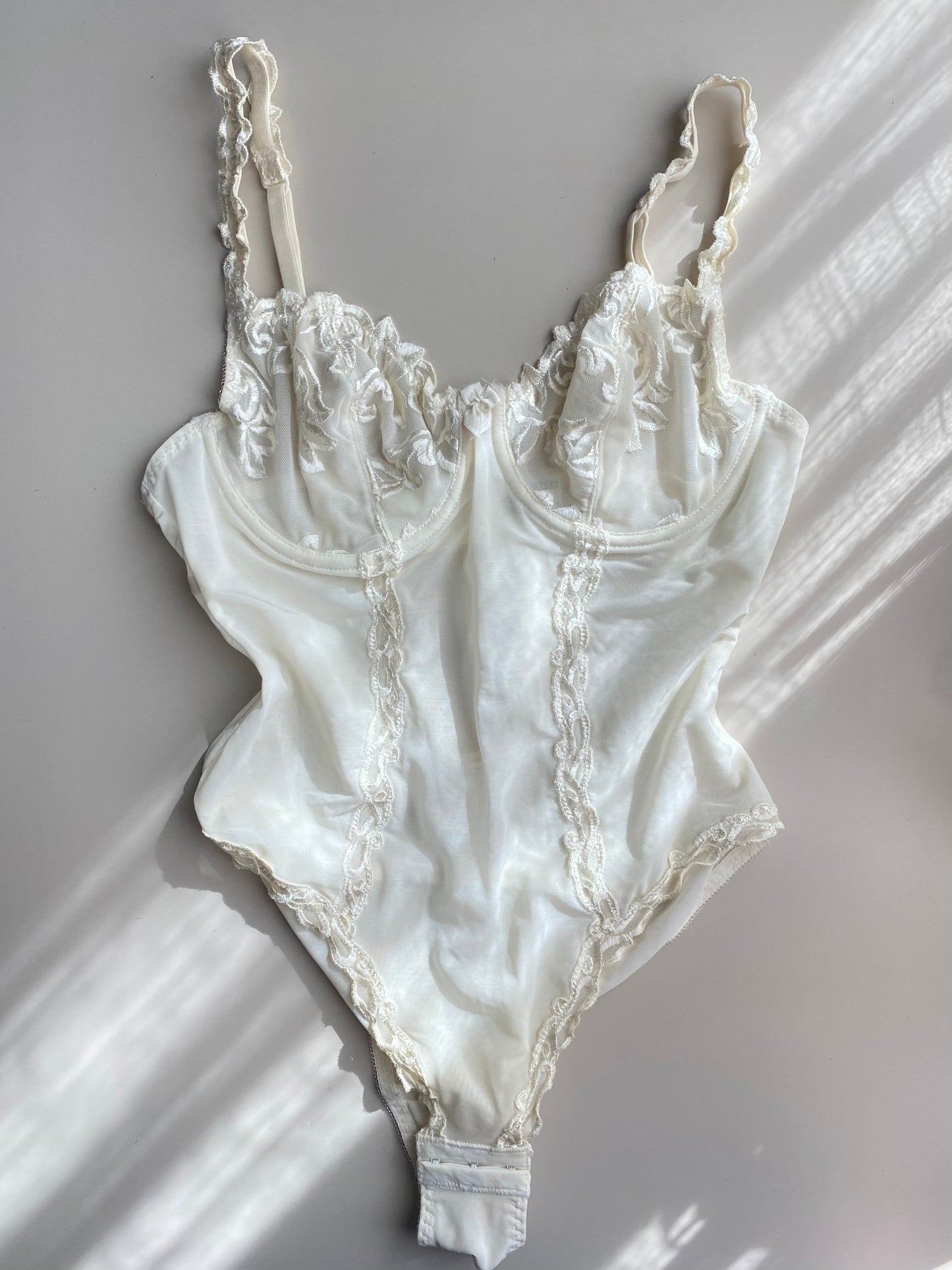Schöner Vintage Body Creme Weiß 75-80B