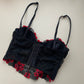 Vintage Korsett schwarz mit roter Blumen Stickerei 75B