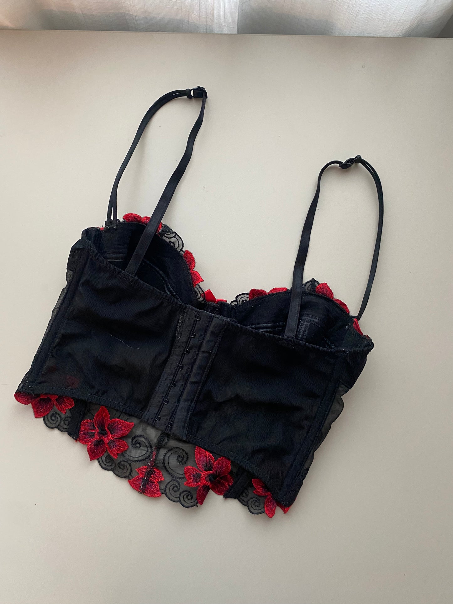 Vintage Korsett schwarz mit roter Blumen Stickerei 75B